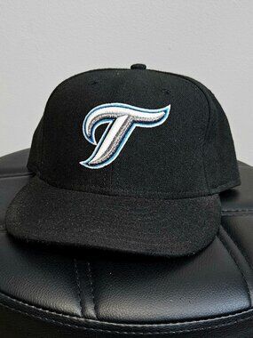 Toronto Blue Jays New Era 59FIFTY Black hat – “T” Logo (7 1/4)